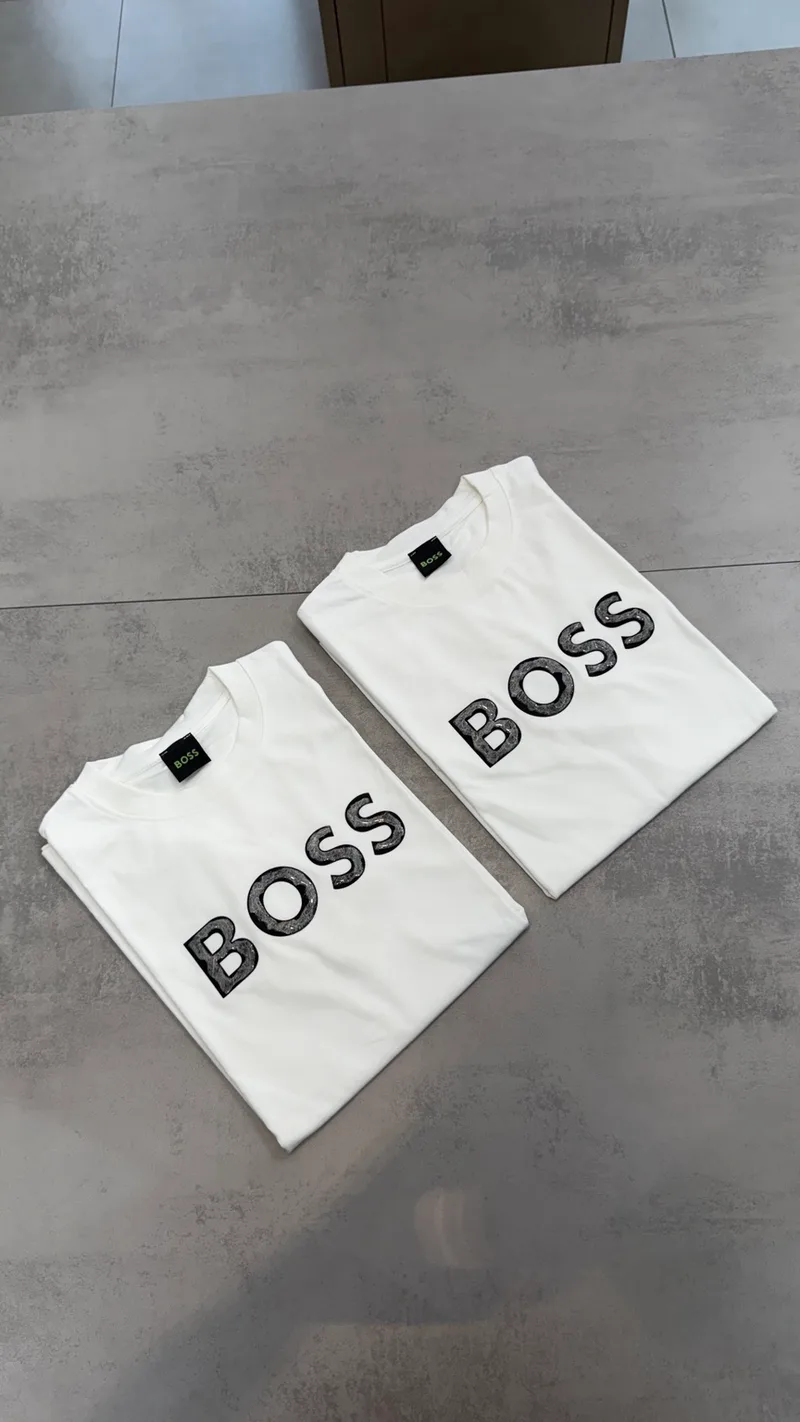 Camiseta Boss Branca Logo Preto