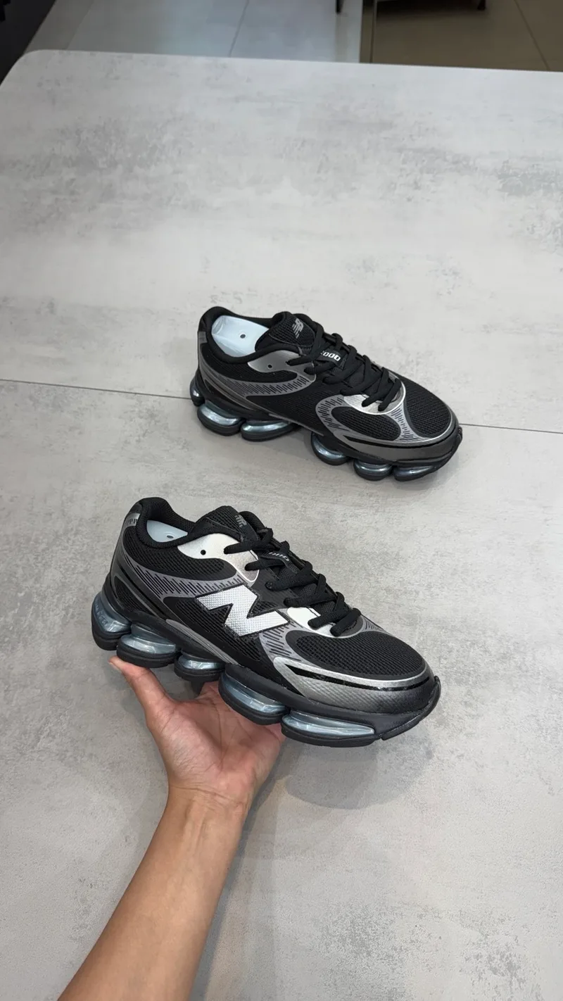 New Balance 2000 Preto / Prata
