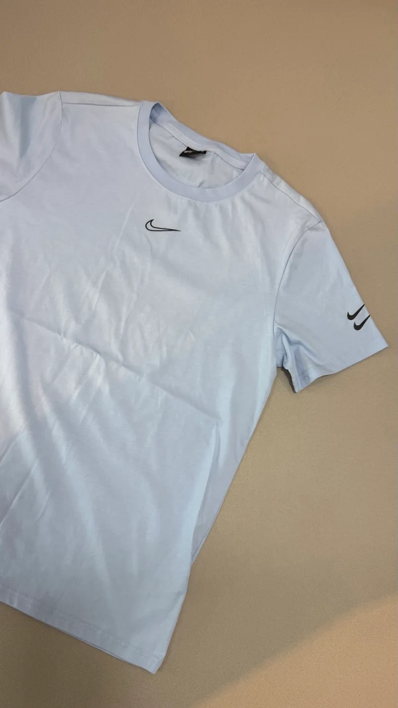Camisa Nike 39 - Azul-claro logo Nike preto no peito e manga
