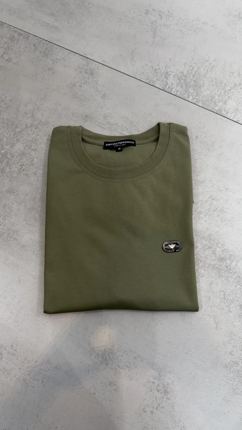 Camisa Armani 112 Verde com Logo Pequeno no Peito