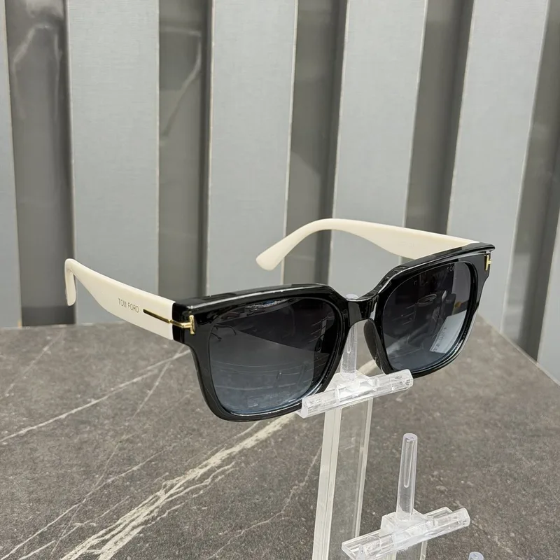 Óculos Tom Ford Preto/Branco/Dourado