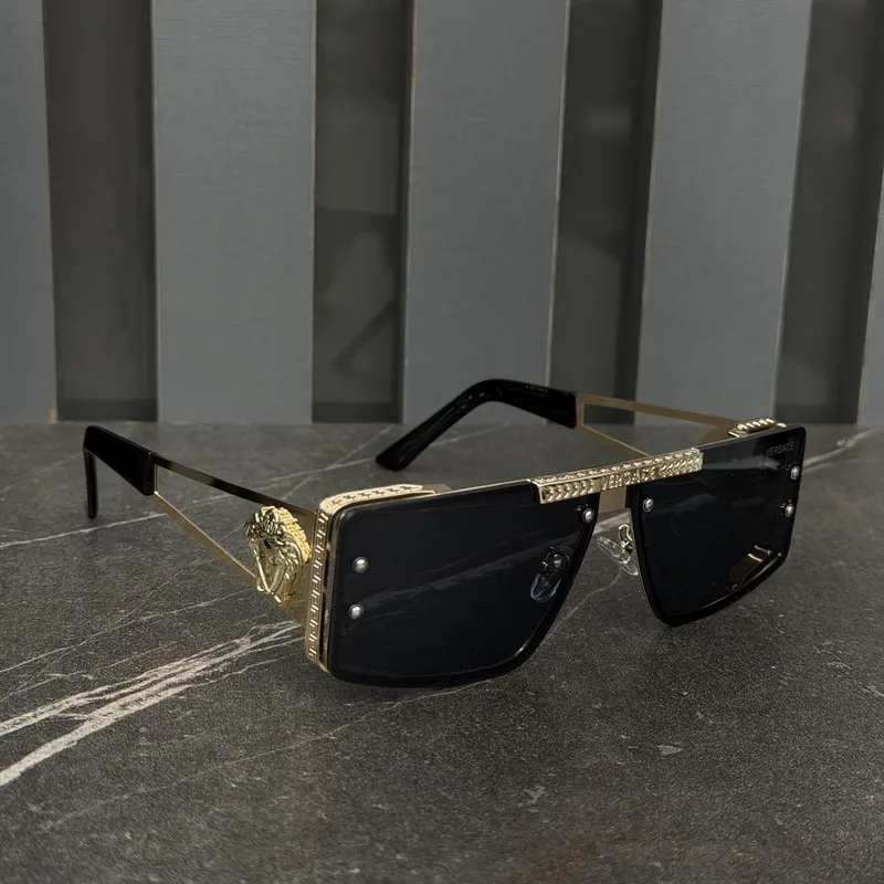 Óculos Versace Preto/Dourado Modelo Novo