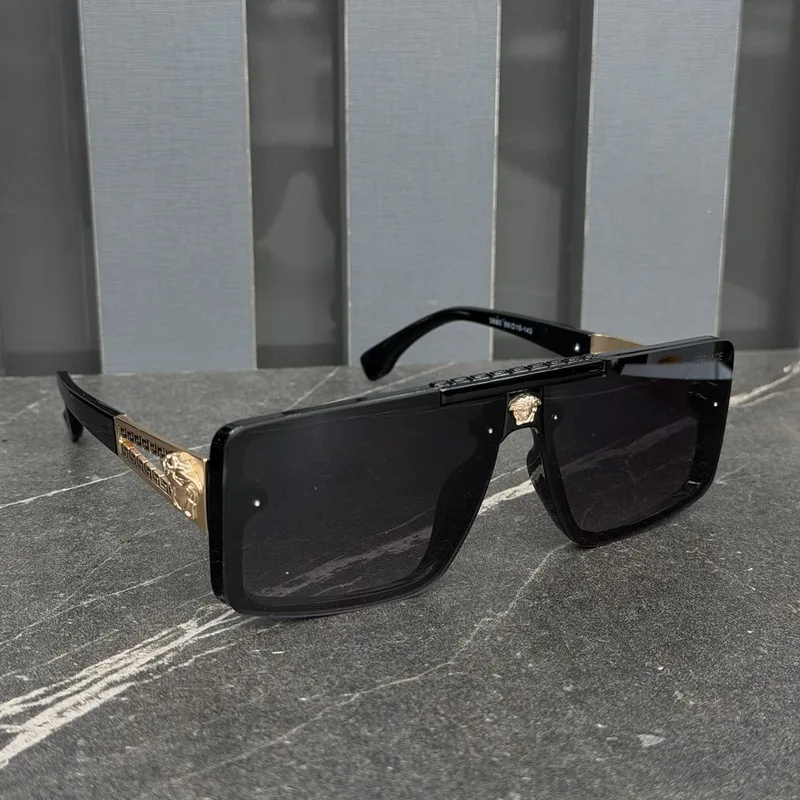 Óculos Versace Preto/Dourado Modelo Novo 2