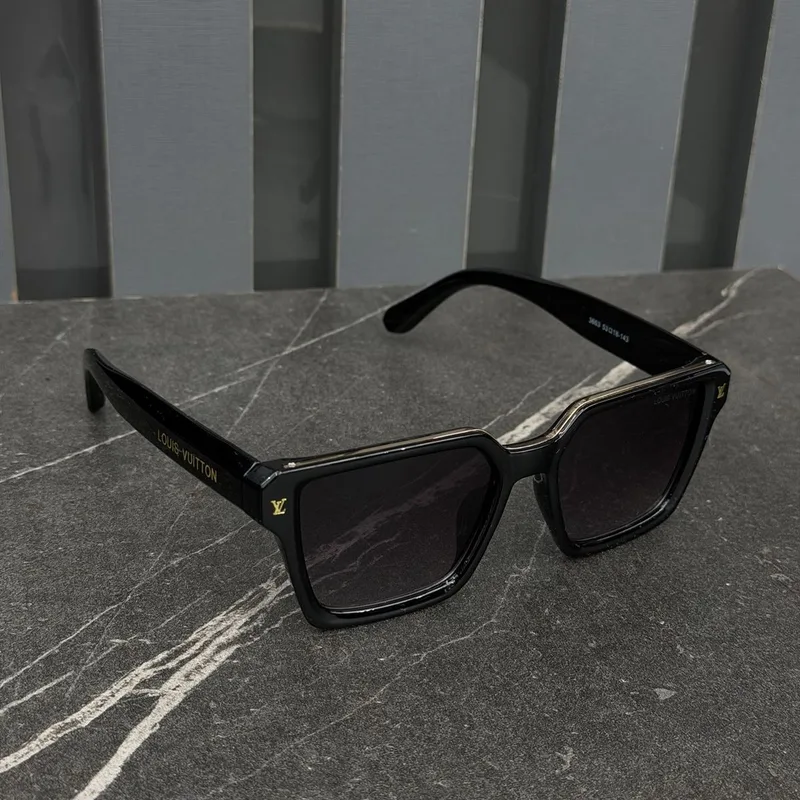 Óculos Louis Vuitton Preto/Dourado