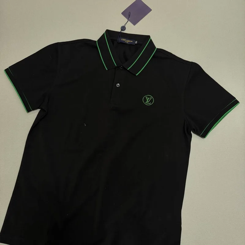 Polo LV 29 Preta Detalhes Verdes