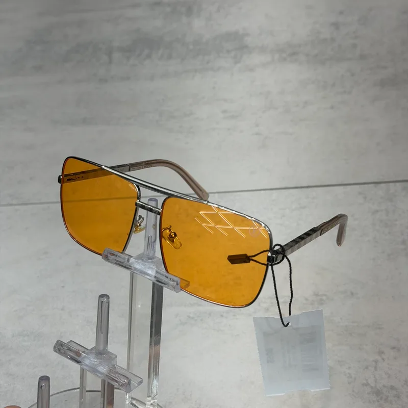 Óculos Louis Vuitton Quadrado Laranja