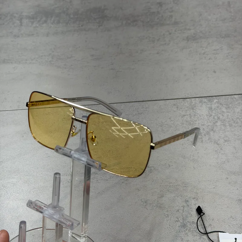 Óculos Louis Vuitton Quadrado Amarelo