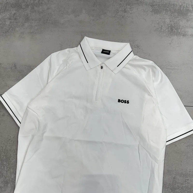 Camisa Polo Boss Branca com Zíper/Detalhes Pretos