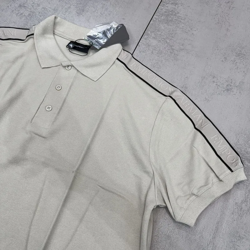 Polo Armani Areia Faixa Ombro