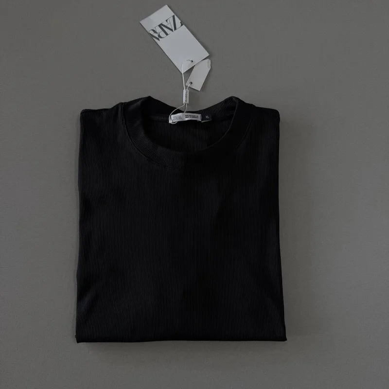 Camisa Zara 25 - Preta canelada
