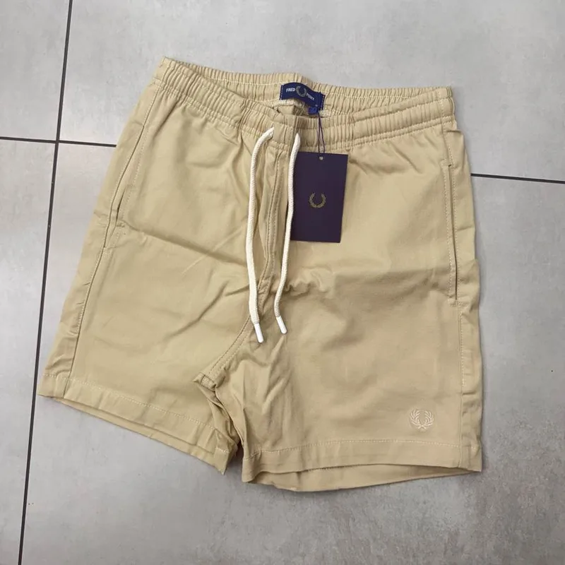 Bermuda Fred Perry Bege
