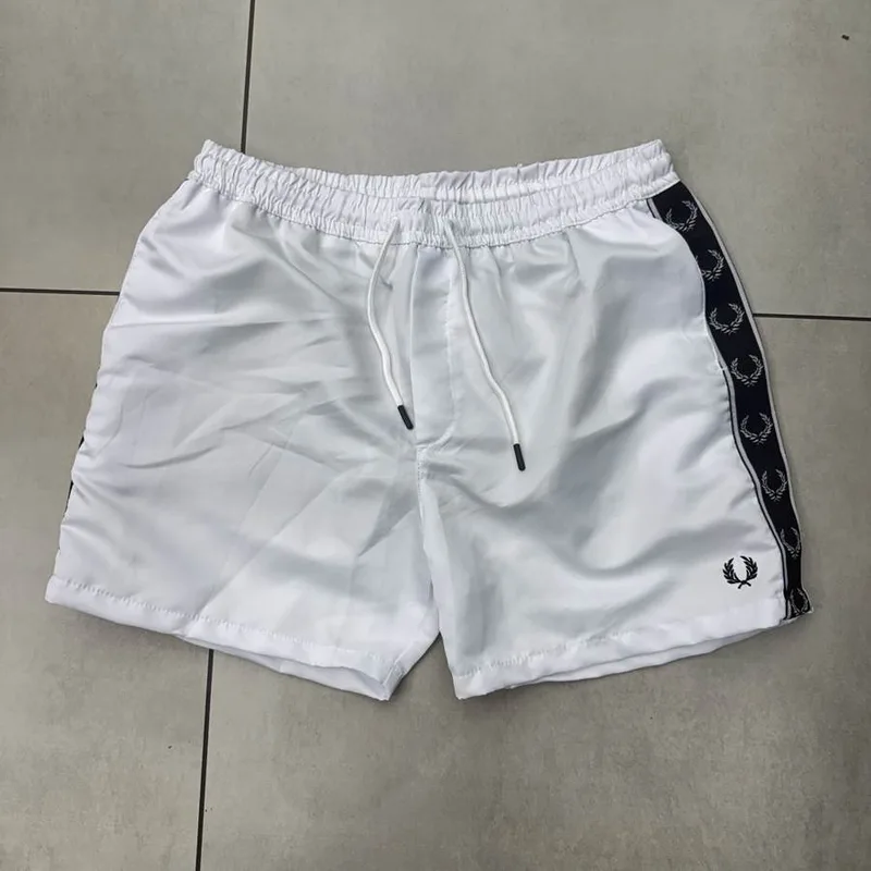 Bermuda Fred Perry Branca Faixa Lateral