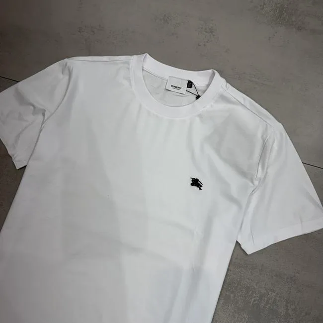 Camisa Burberry Branca Logo Preto