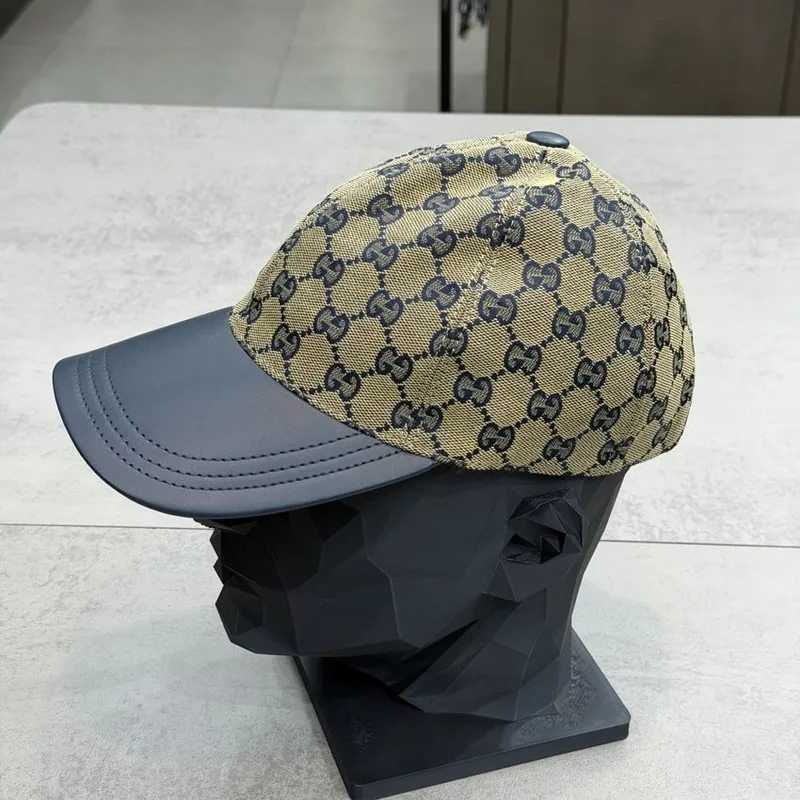 Boné Gucci Monograma Bege Aba Preta