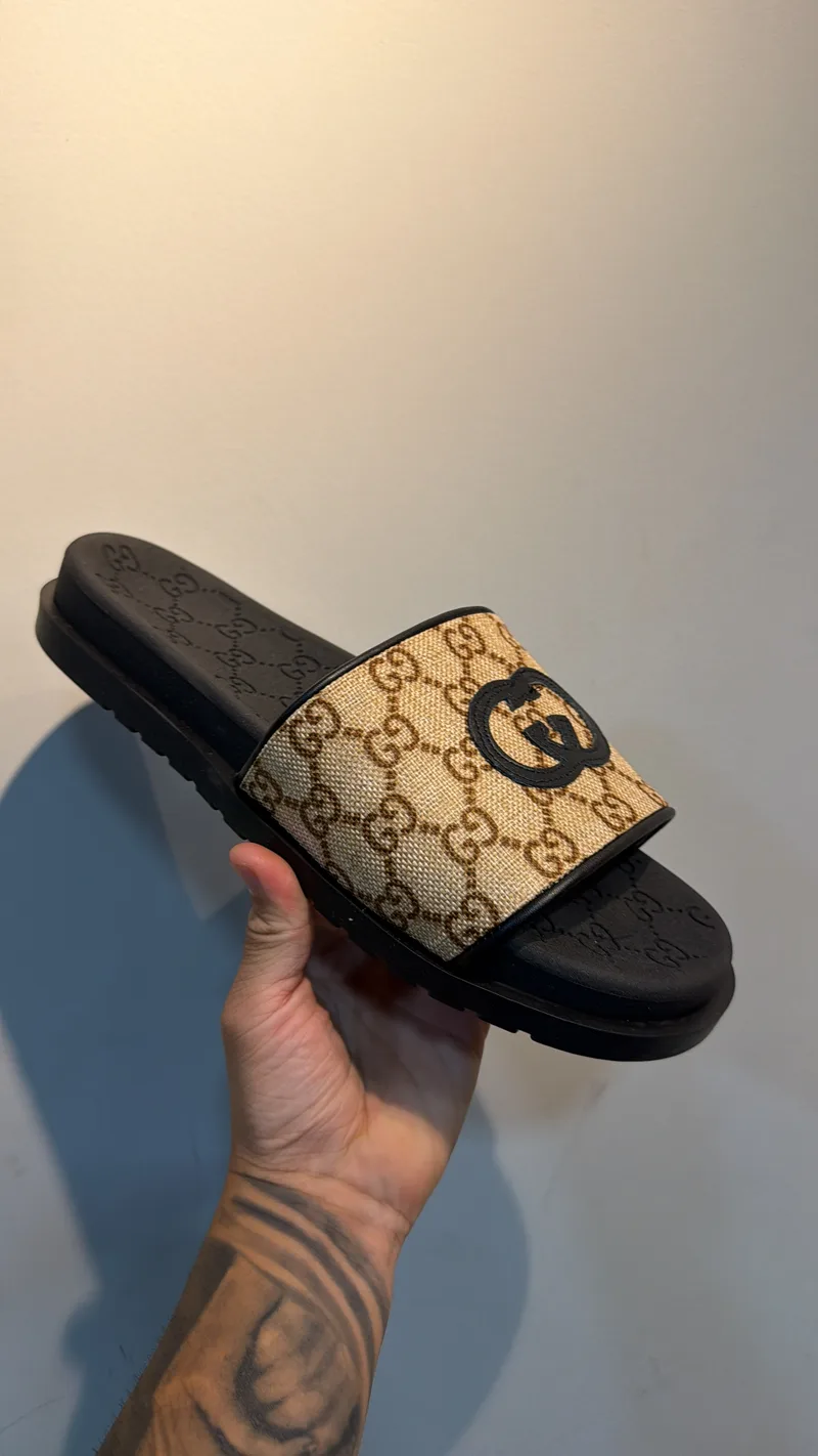 Slide Gucci Preto/Bege Pano