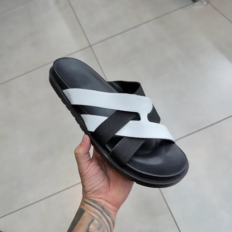 Slide Hermes Gorgorao Preto Branco