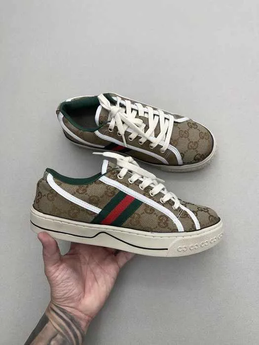 Tênis Gucci Cano Baixo Bege