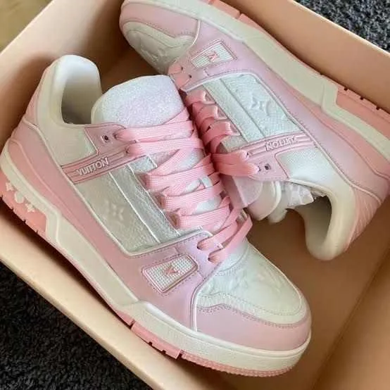 Tênis Louis Vuitton LV Trainer Rosa