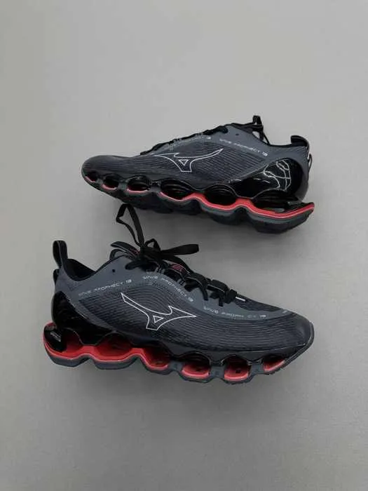 Tênis Mizuno Prophecy 13 Grafite/Vermelho