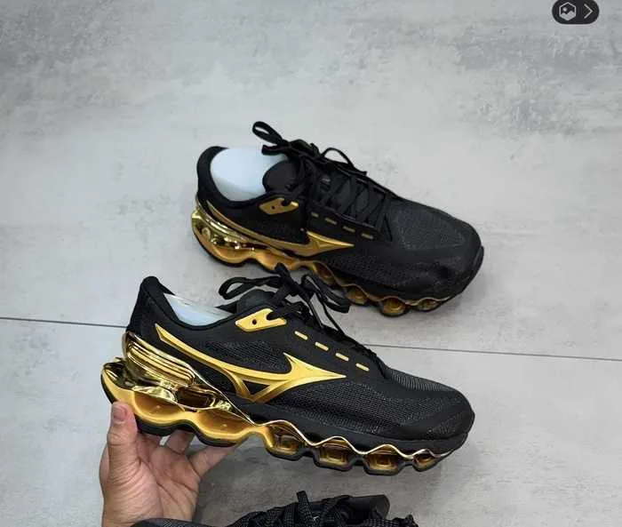 Tênis Mizuno Prophecy 15 Preto/Ouro