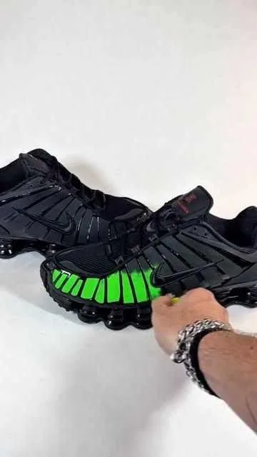 Tênis Nike 12 Molas Verde Calor