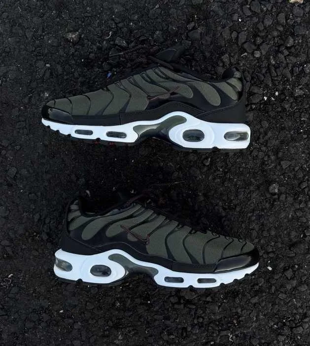 Tênis Nike TN Verde Militar