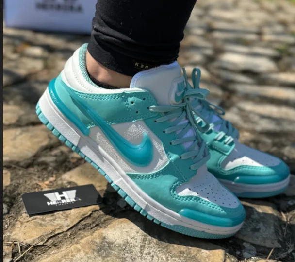 Tênis Nike Twist Branco/Verde Água Fem