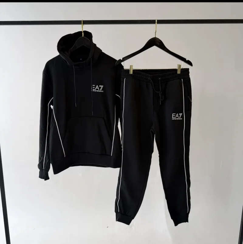 Conjunto de Frio Moletom Armani EA7 sem Zíper