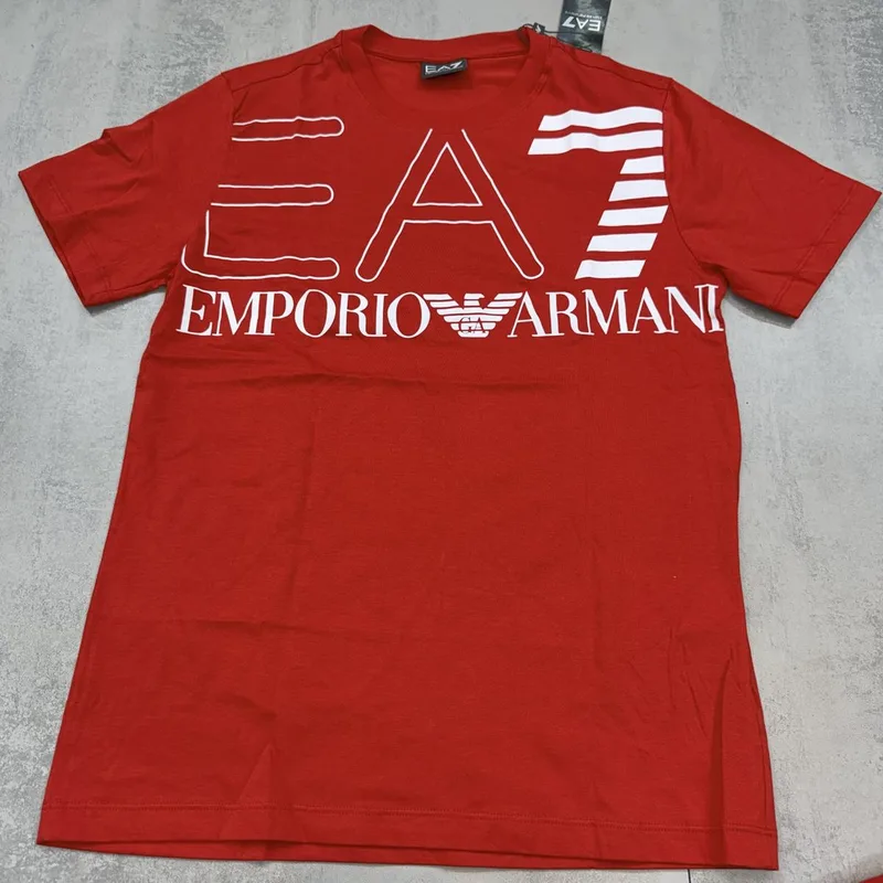 Camiseta Armani 009 - Emporio Armani EA7 vermelha estampa branca grande