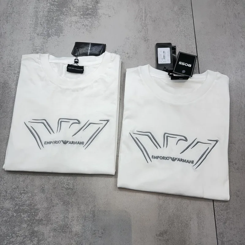 Camiseta Armani 011 - Emporio Armani branca estampa cinza/prata