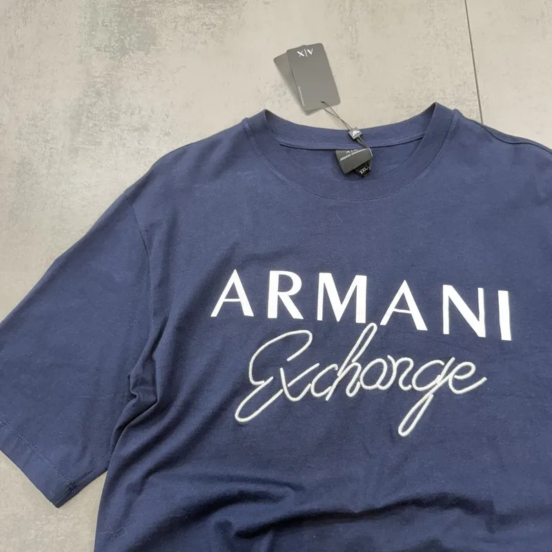 Camiseta Armani 020 - Armani Exchange azul marinho escrita branca