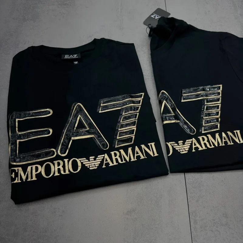 Camiseta Armani 022 - Emporio Armani EA7 preta estampa preto/dourado