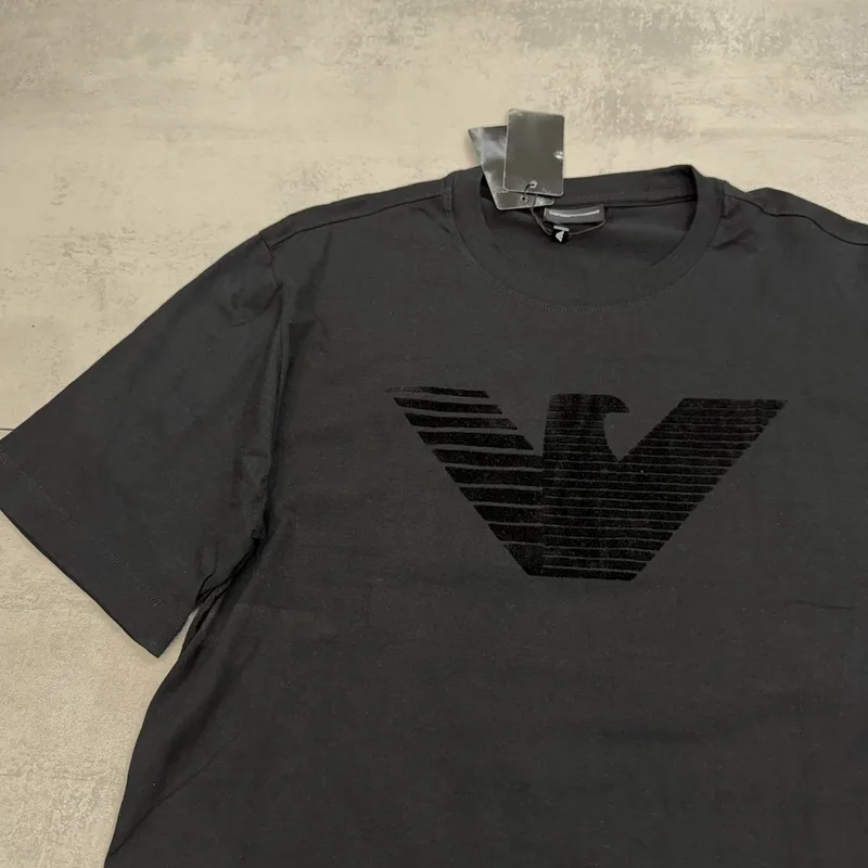 Camiseta Armani 029 - Emporio Armani preta águia preto sobre preto