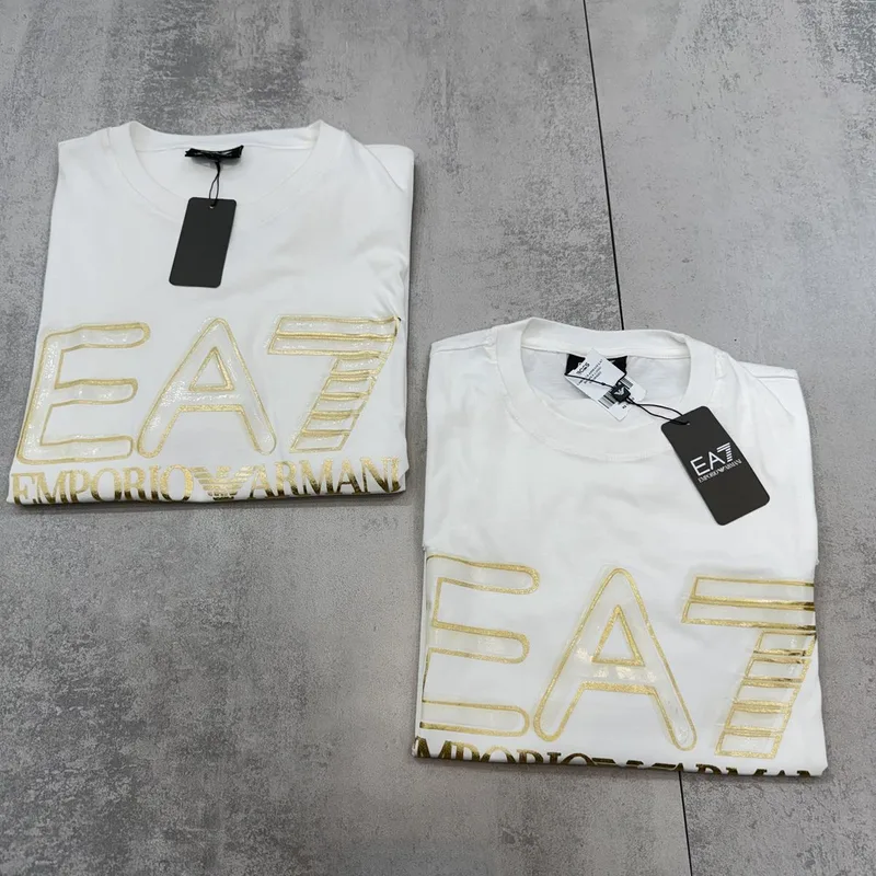 Camiseta Armani 032 - Emporio Armani EA7 branca logo contornado dourado