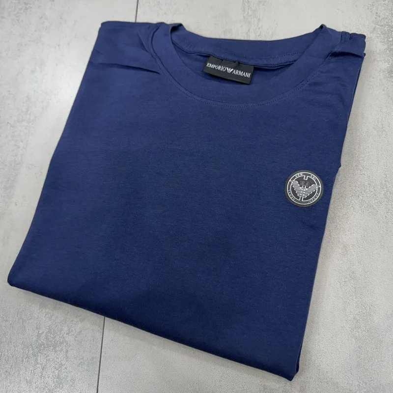 Camiseta Armani 041 - Emporio Armani azul logo redondo pequeno