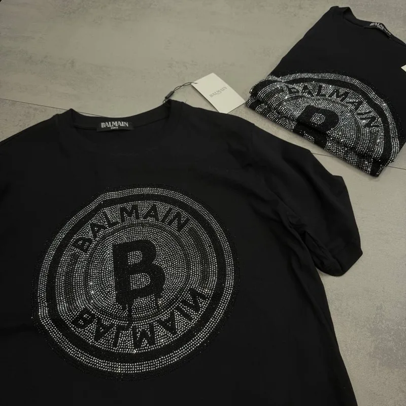 Camiseta Balmain preta estampa circular pedras prata/preta