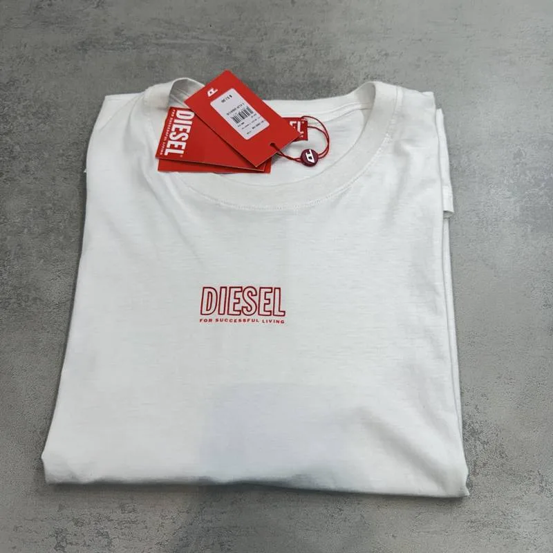 Camiseta Diesel branca logo pequeno vermelho frontal
