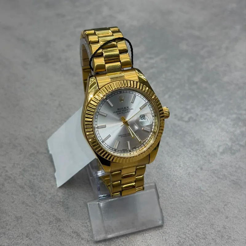 Relógio Rolex Dourado Fundo Branco Mod. 5