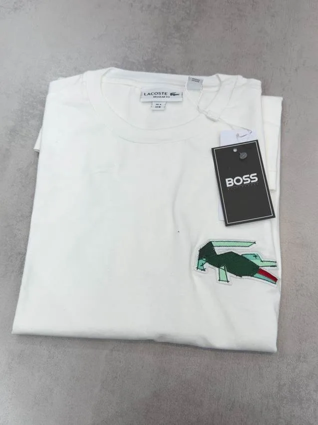 Camiseta Lacoste branca crocodilo grande estilizado