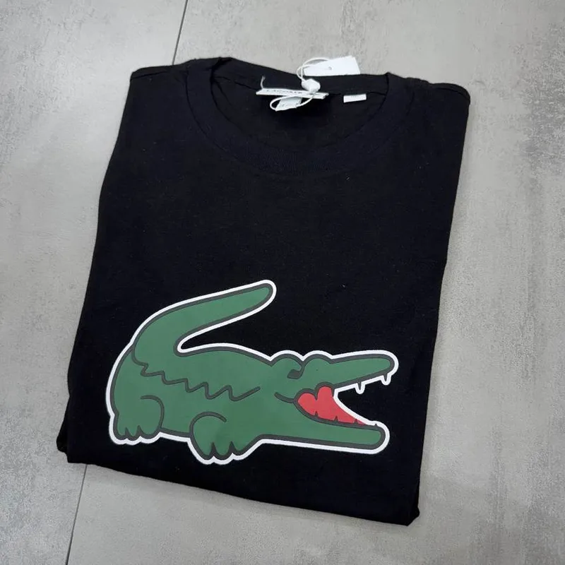Camiseta Lacoste preta crocodilo verde grande