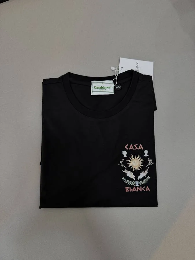 Camiseta Casablanca preta estampa sol e simbolos coloridos frontal