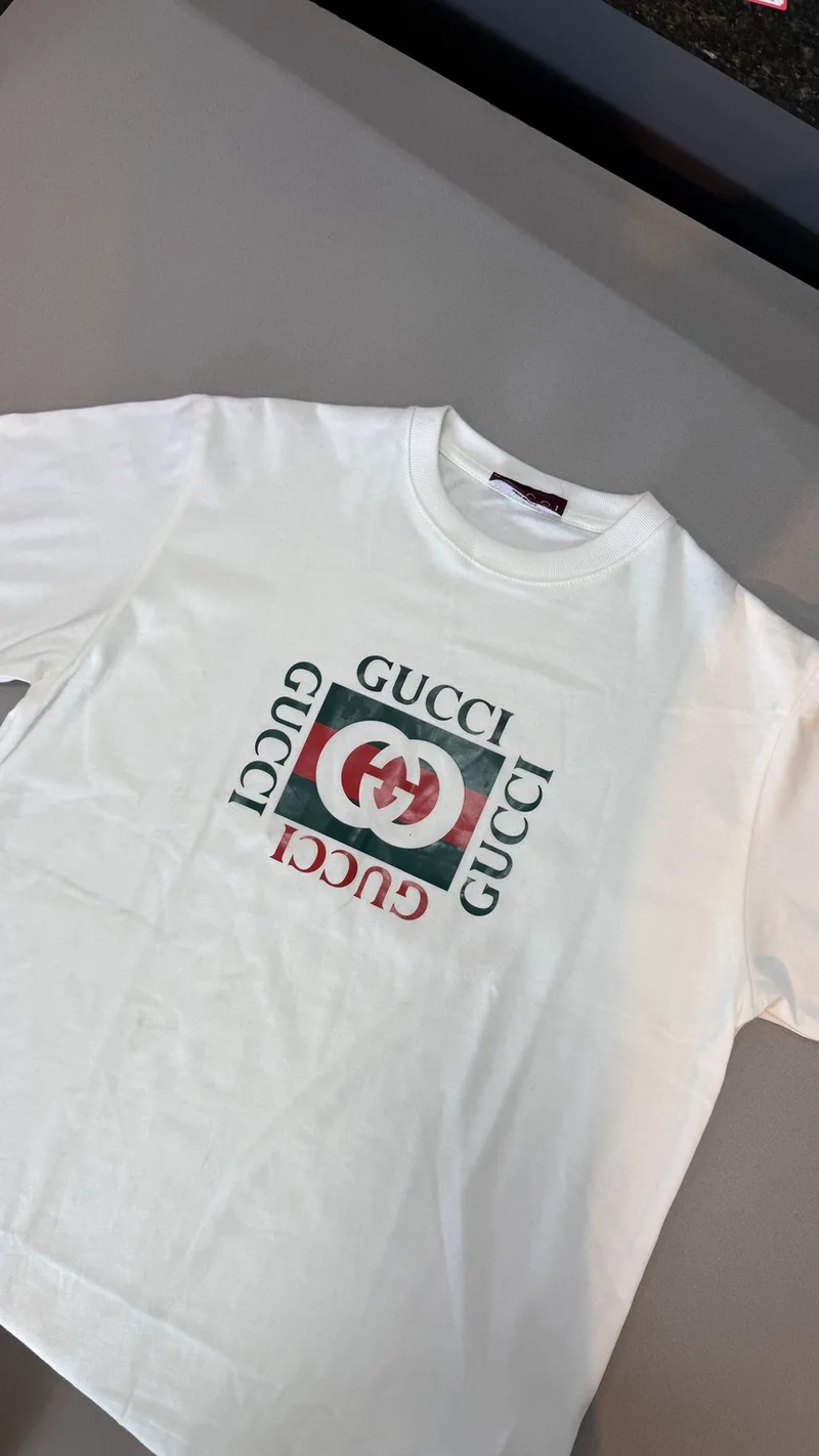 Camiseta Gucci Branca Logo Central Verde/Vermelho