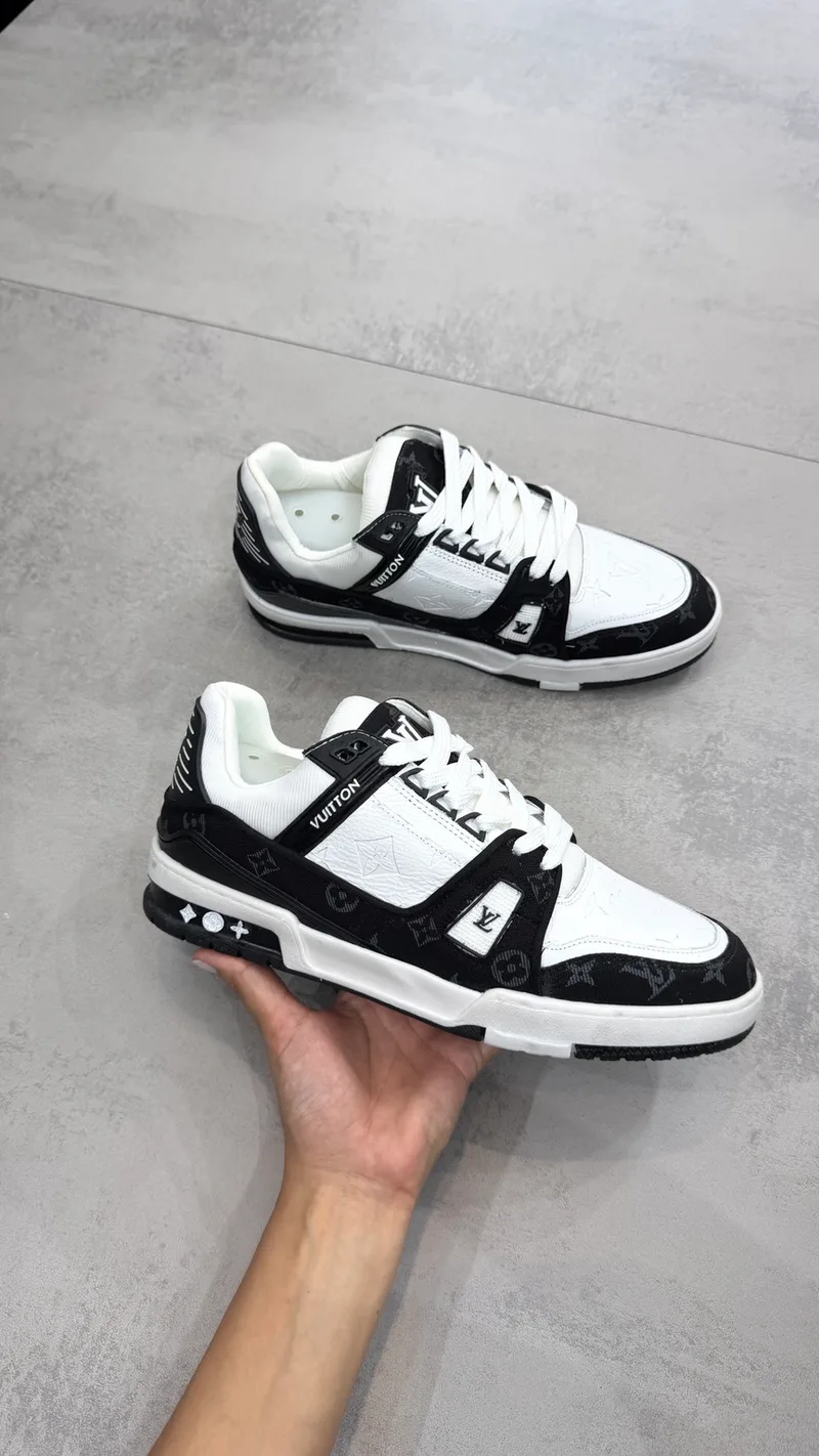 Tênis Louis Vuitton LV Trainer 1 Branco e Preto